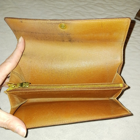 Vintage Louis Vuitton Wallet - Picture 9 of 15